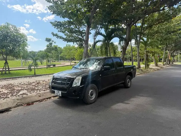 Isuzu D-Max 2009 photo 2