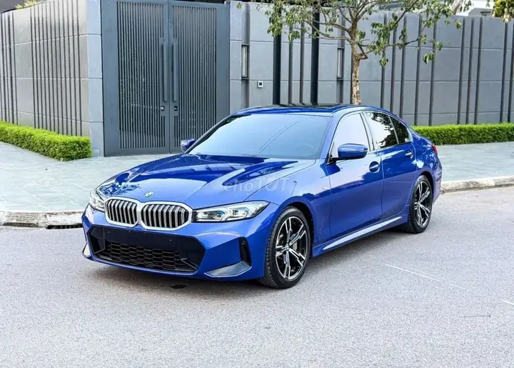 BMW 3 Series 2023 photo 3