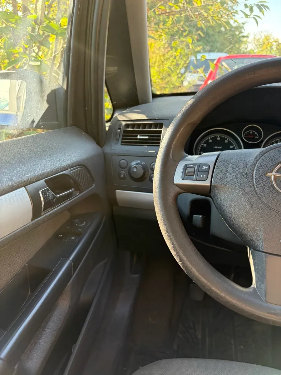 Opel Zafira 2006 photo 2