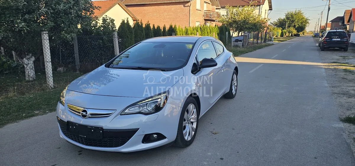 Opel Astra J 2012 photo 4