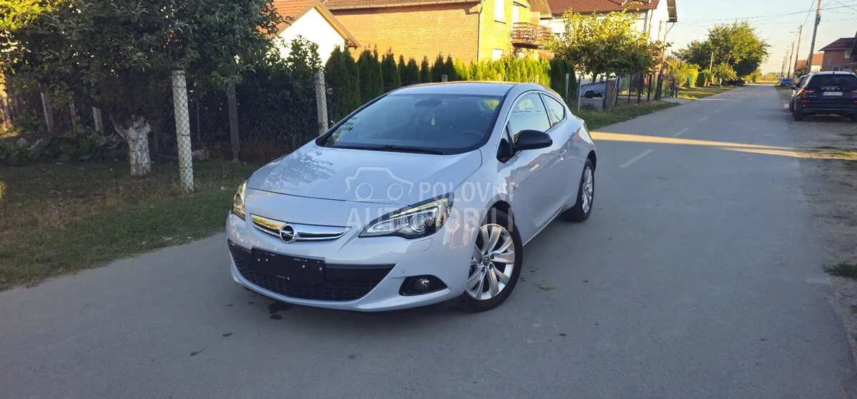 Opel Astra J 2012 photo 3