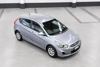 Hyundai Accent 2018 photo 3