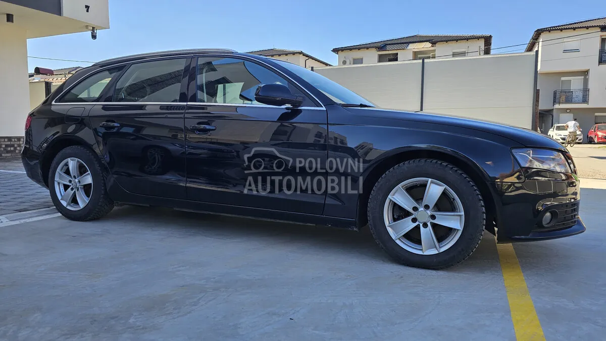 Audi A4 2010 photo 2