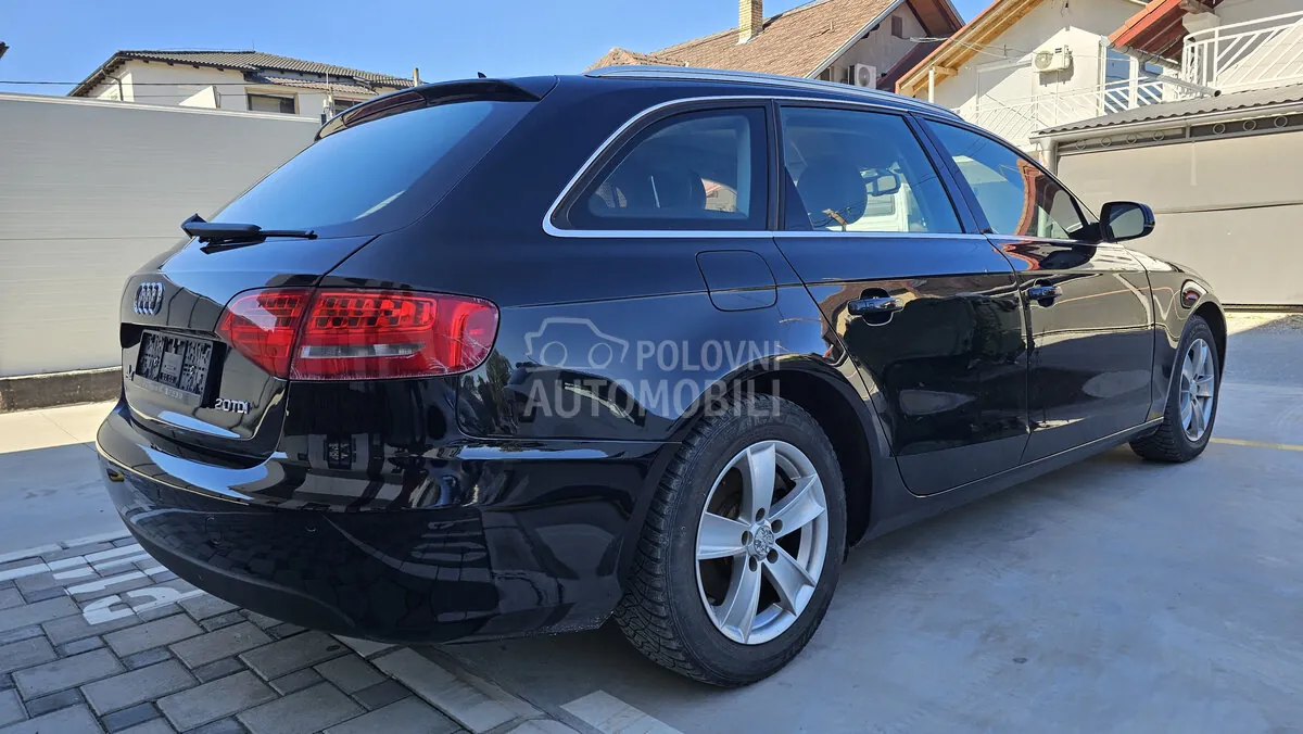 Audi A4 2010 photo 4