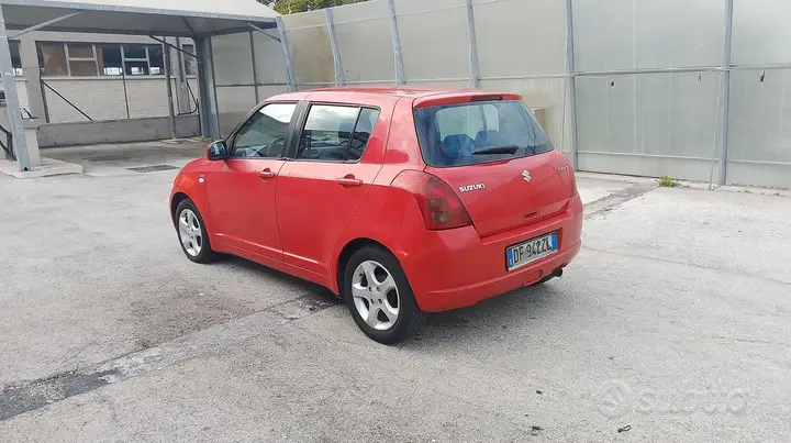 Suzuki Swift 2007 photo 3