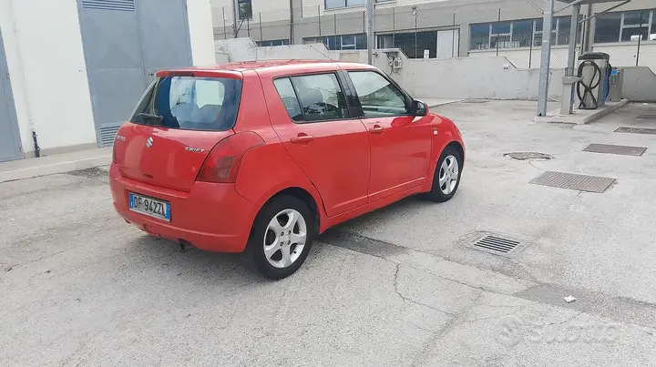 Suzuki Swift 2007 photo 4