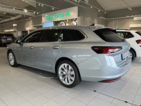 Skoda Superb 2026 photo 3
