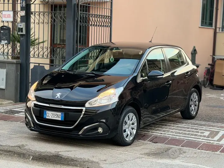 Peugeot 208 2017 photo 5
