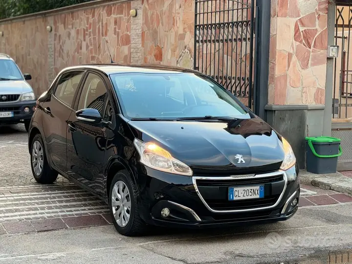 Peugeot 208 2017 photo 3
