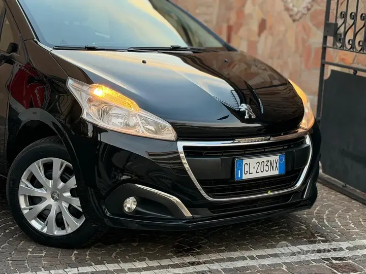 Peugeot 208 2017 photo 2