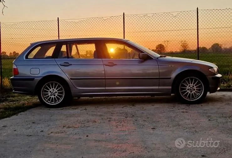 BMW 330 Xd 2004 photo 2