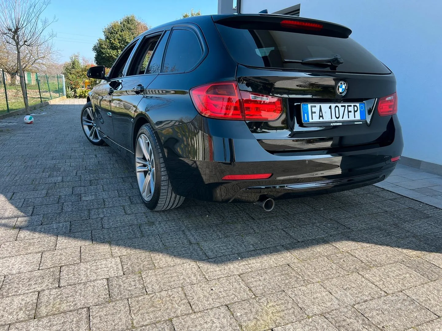 BMW 3 Series 2015 photo 3