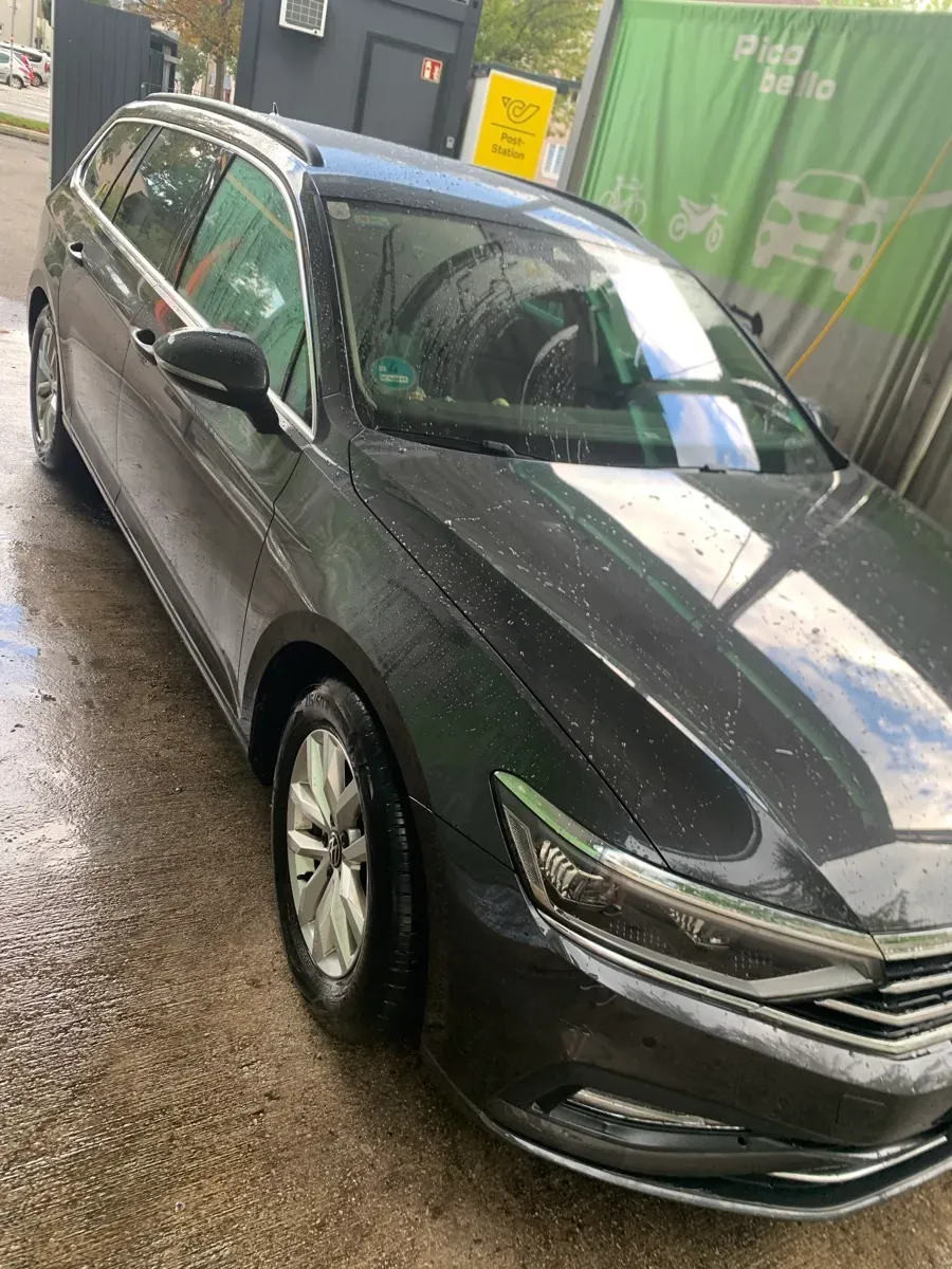 Volkswagen Passat 2023 photo 2