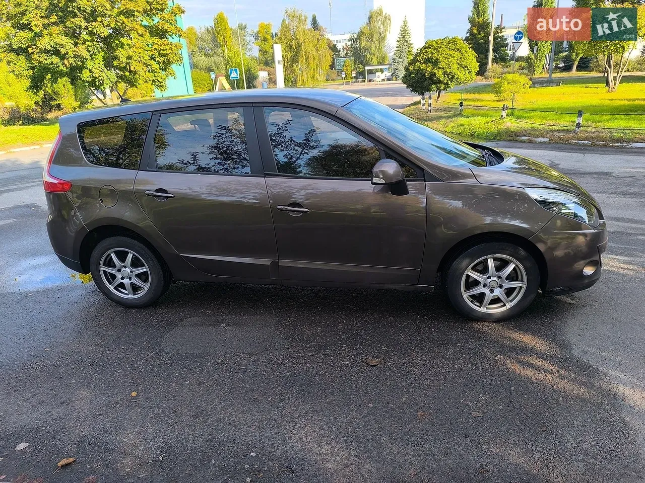 Renault Grand Scenic 2011 photo 5