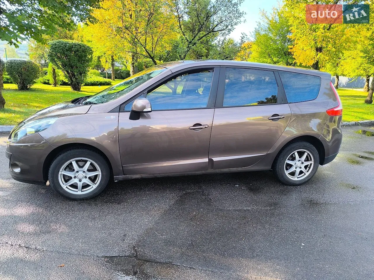 Renault Grand Scenic 2011 photo 3