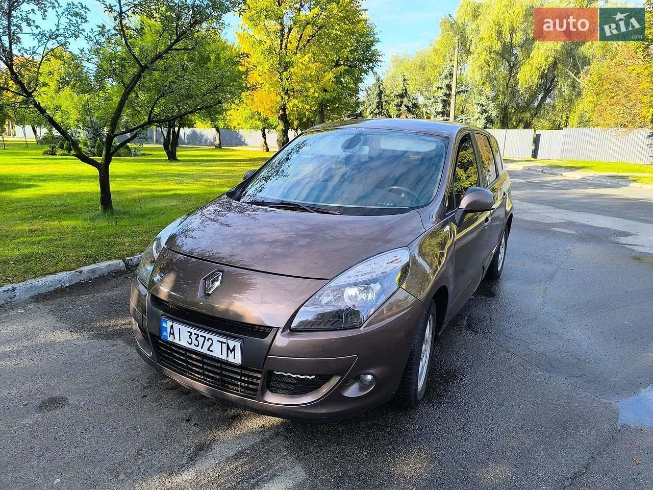 Renault Grand Scenic 2011 photo 2