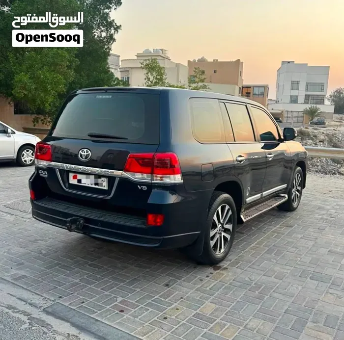 Toyota Land Cruiser 2019 photo 3