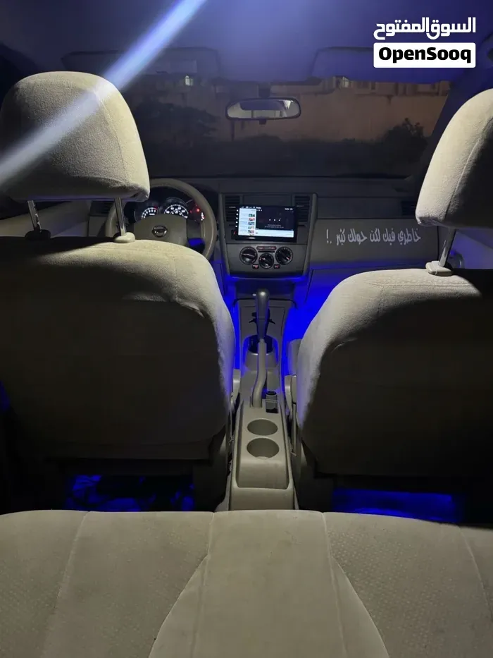 Nissan Tiida 2011 photo 3