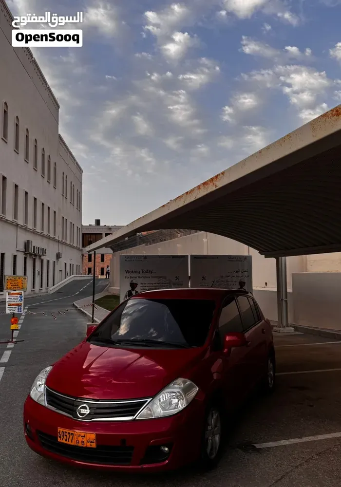 Nissan Tiida 2011 photo 4