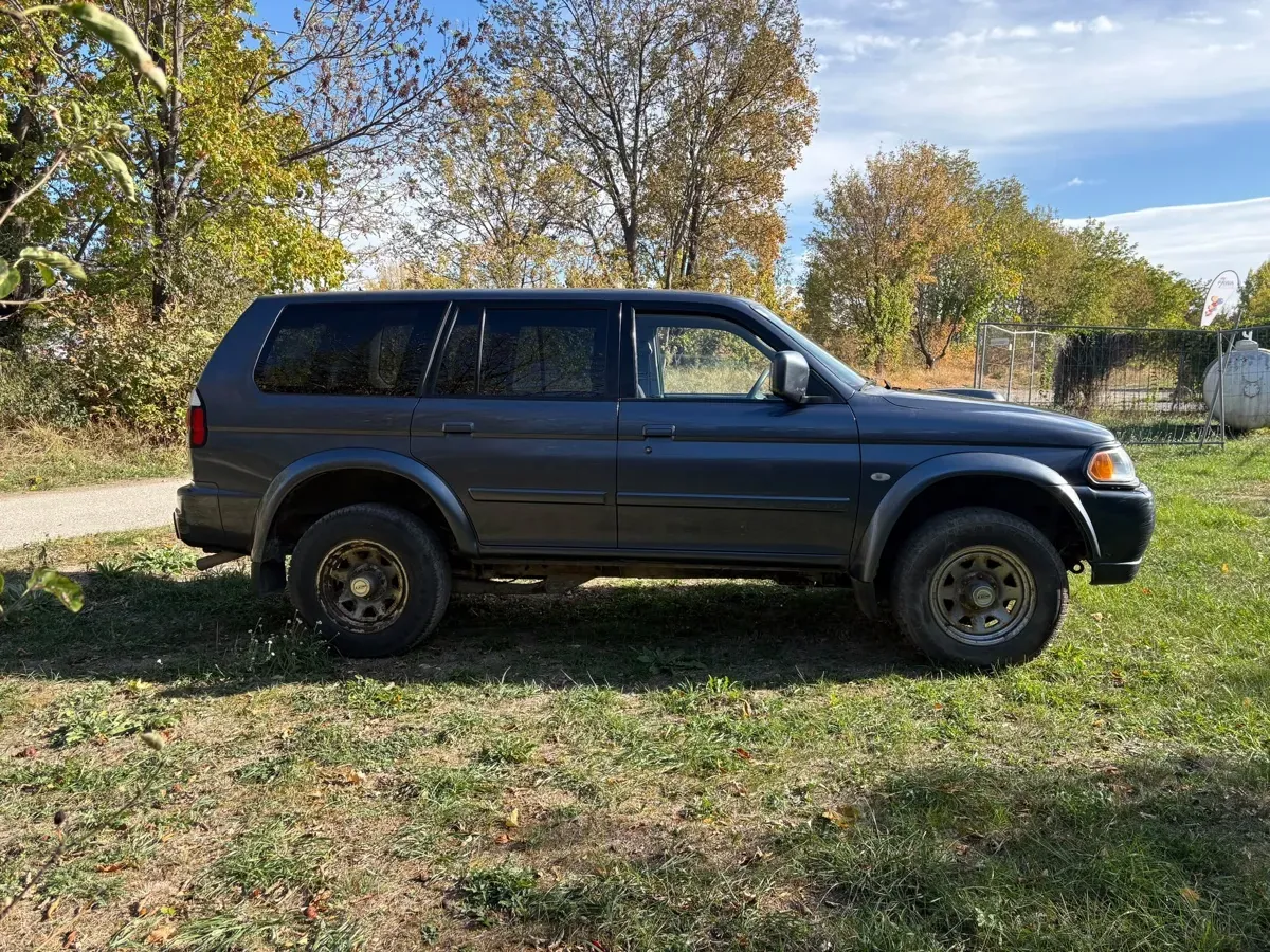 Mitsubishi Pajero 2006 photo 2