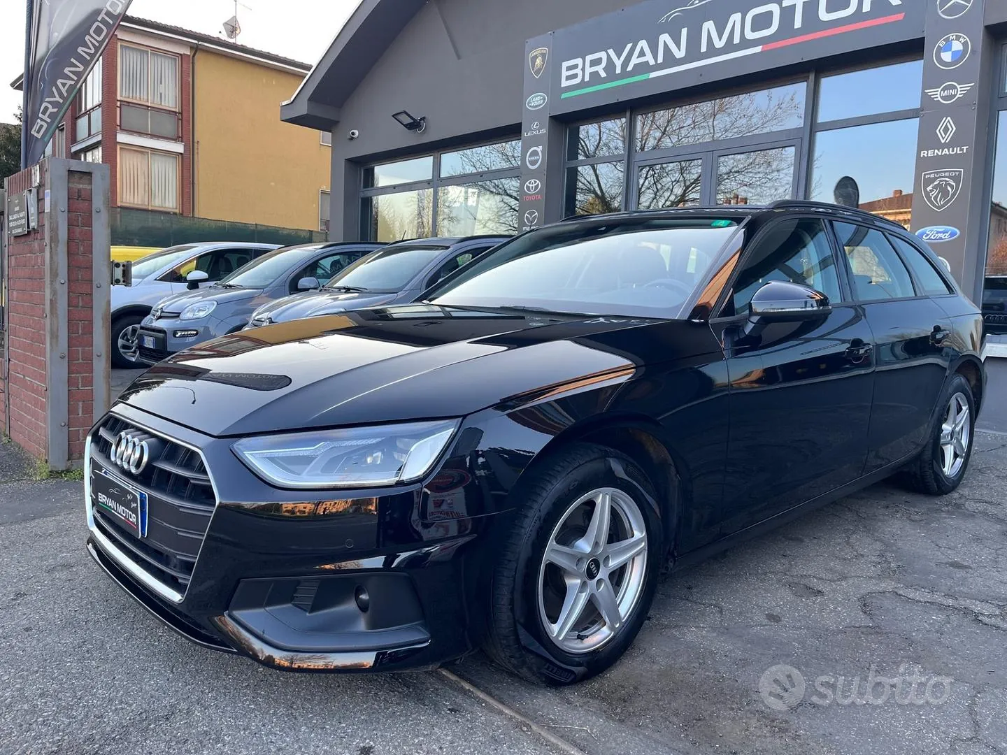 Audi A4 2022 photo 2