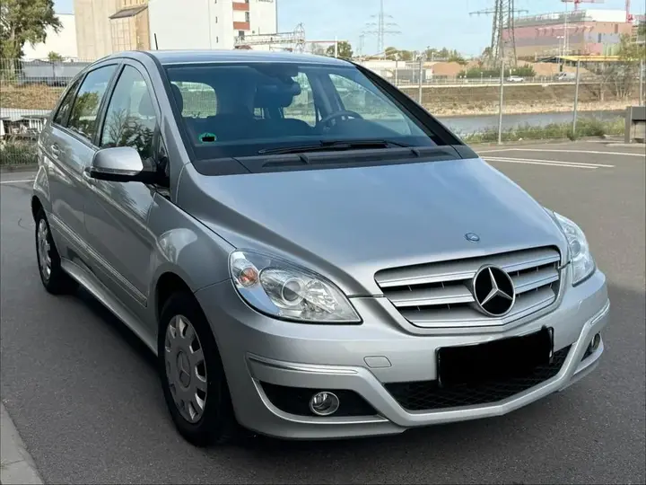 Mercedes-Benz B 170