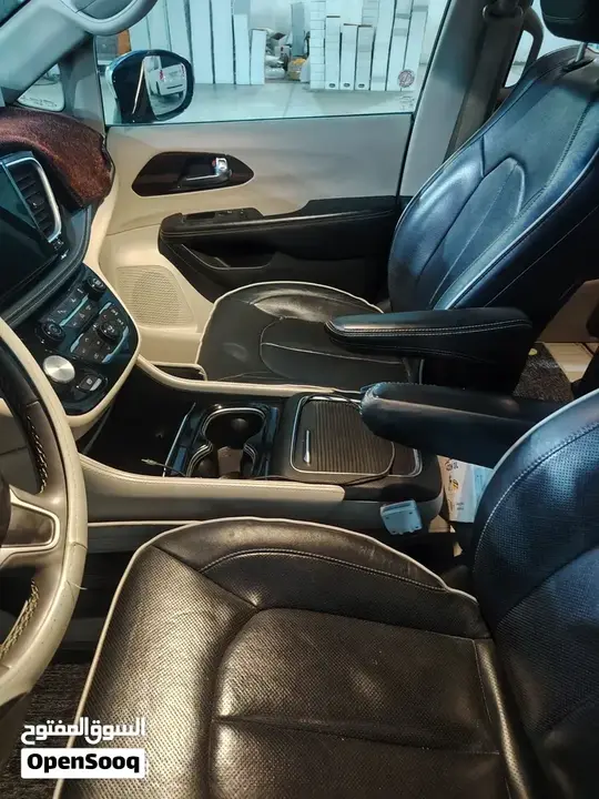 Chrysler Pacifica 2023 photo 4