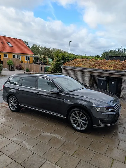 Volkswagen Passat 2019 photo 2