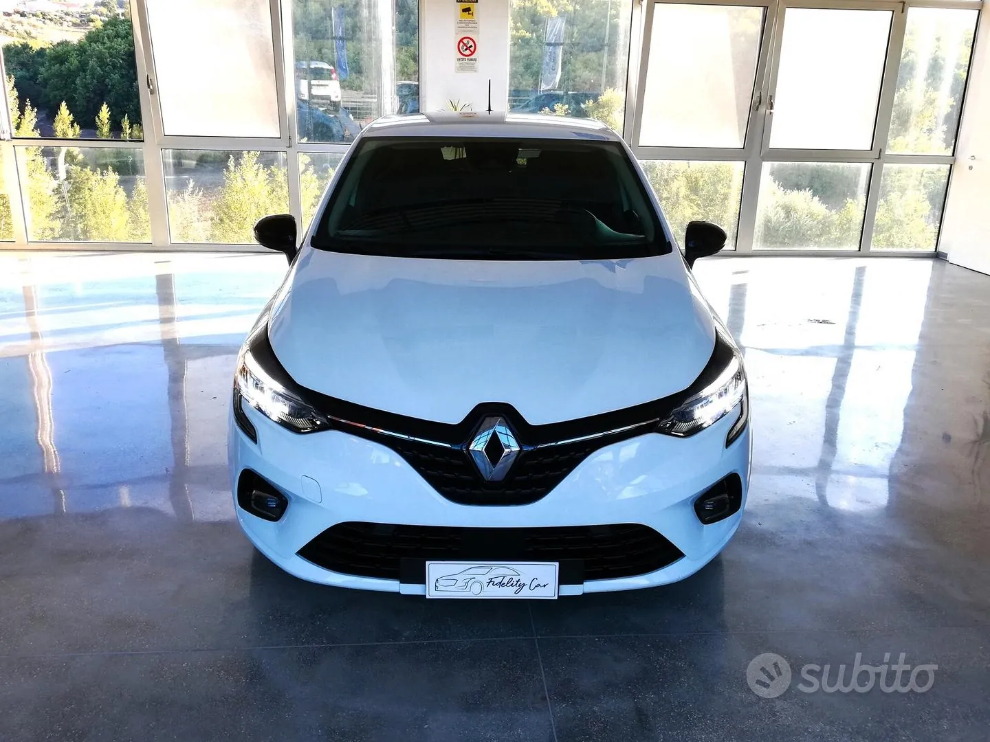 Renault Clio 2022 photo 2
