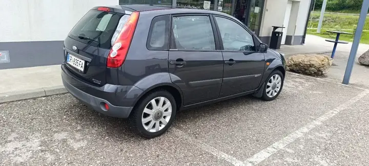 Ford Fiesta 2008 photo 3