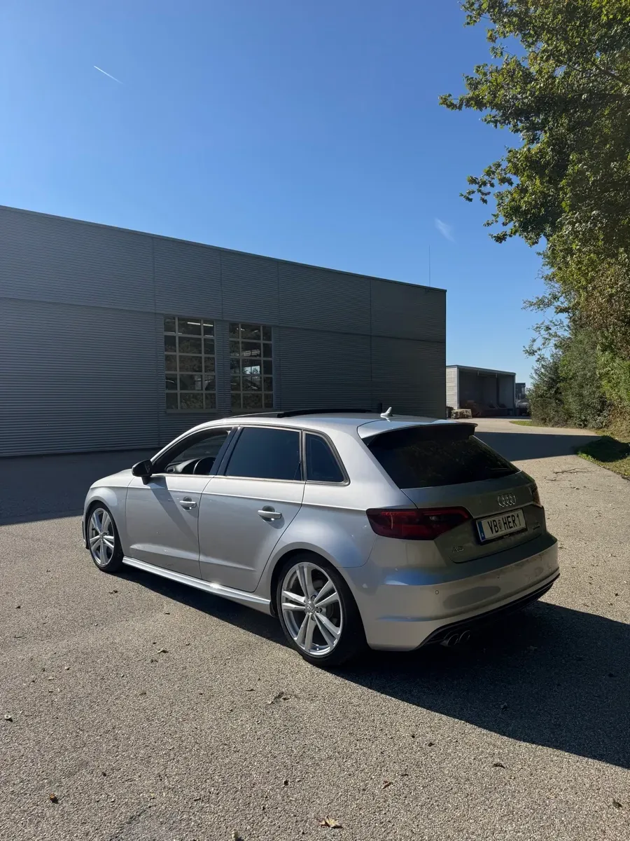 Audi A3 2015 photo 3