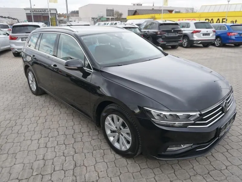 Volkswagen Passat 2022 photo 3