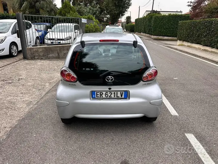 Toyota Aygo 2013 photo 3