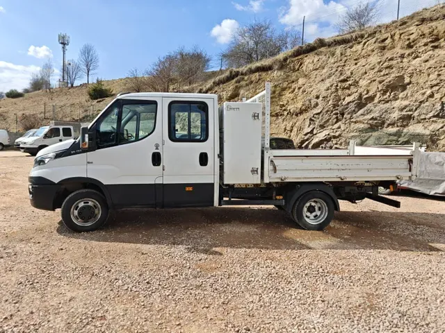 Iveco Daily 2015 photo 3