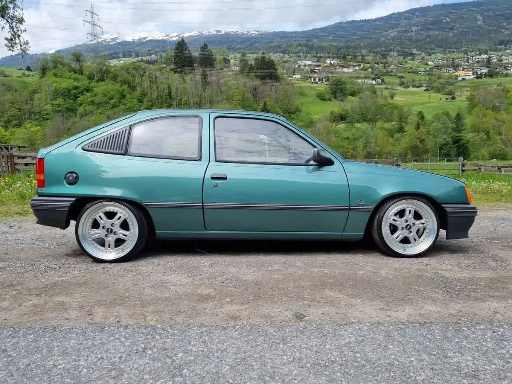 Opel Kadett 1986 photo 2