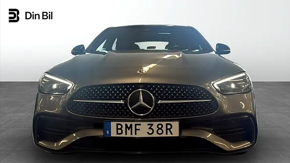 Mercedes-Benz C300 E 2024 photo 4