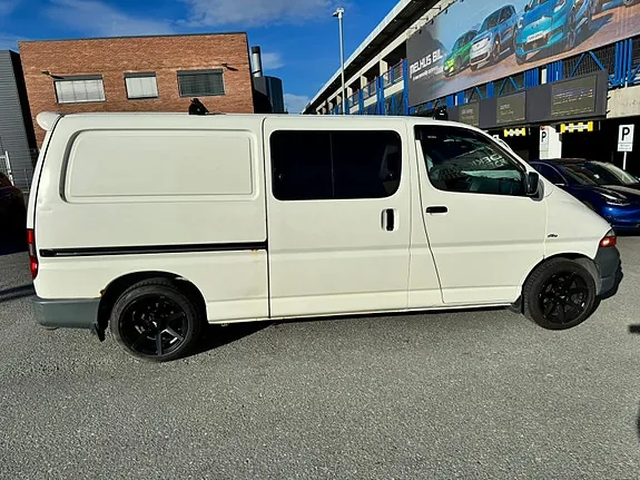 Toyota Hiace 2003 photo 3