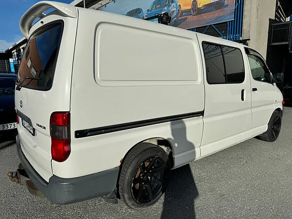 Toyota Hiace 2003 photo 4