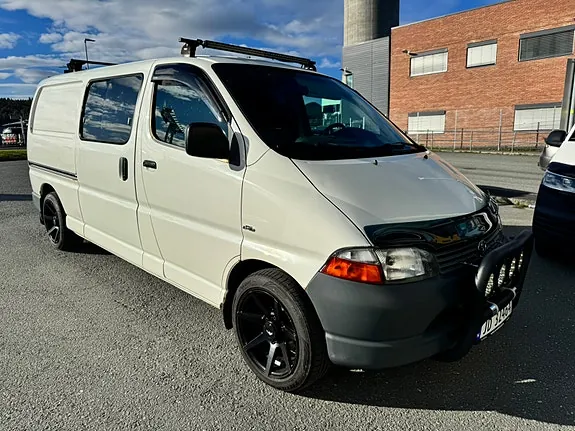 Toyota Hiace 2003 photo 2