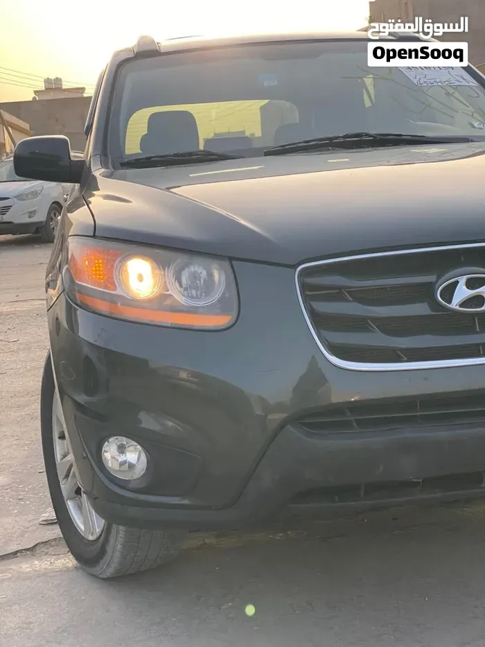 Hyundai Santa Fe 2012 photo 3