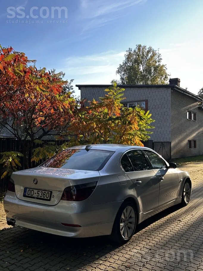 BMW E60 2003 photo 4