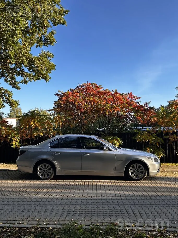 BMW E60 2003 photo 3