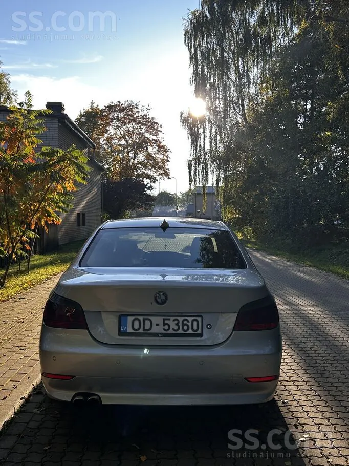 BMW E60 2003 photo 5