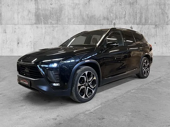 NIO Es8