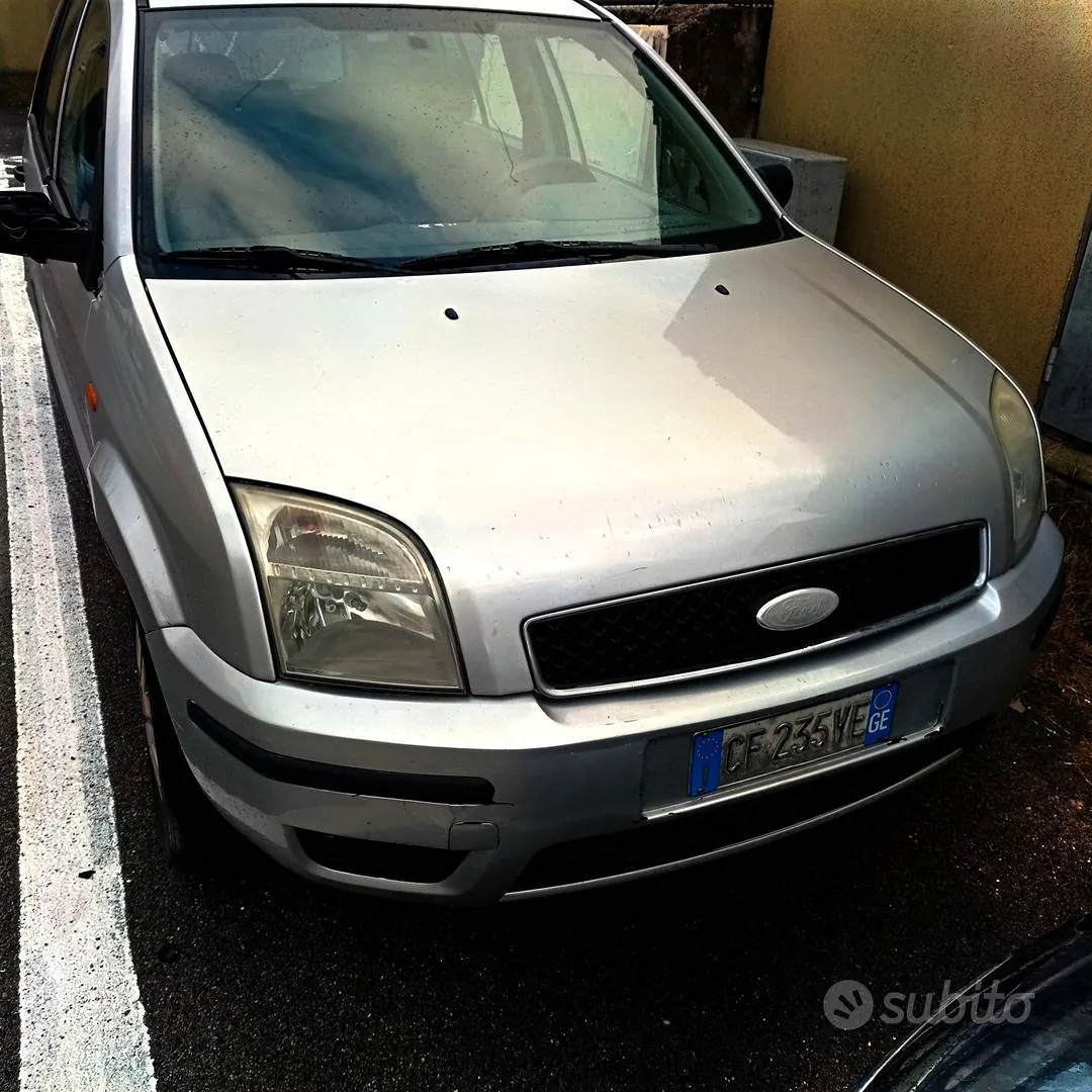 Ford Fusion 2003 photo 4
