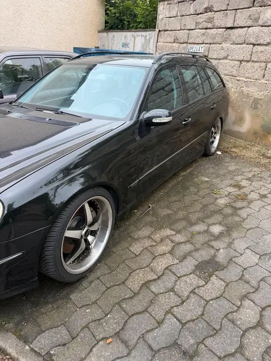 Mercedes-Benz W211