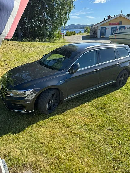 Volkswagen Passat 2018 photo 2