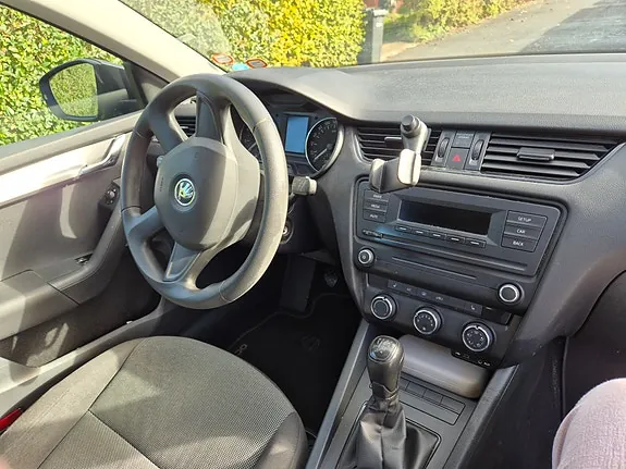 Skoda Octavia 2015 photo 2