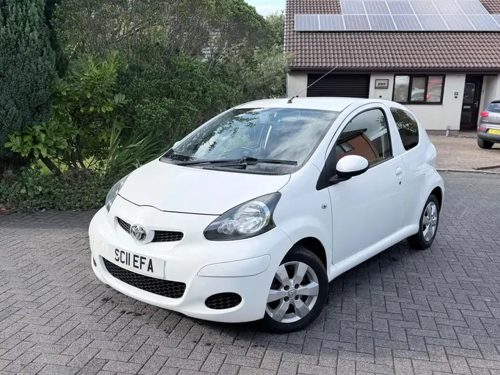 Toyota Aygo 2011 photo 2