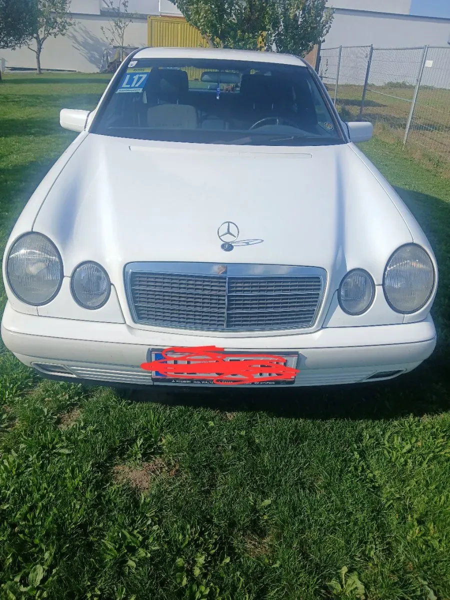 Mercedes-Benz E-Class 1997 photo 2